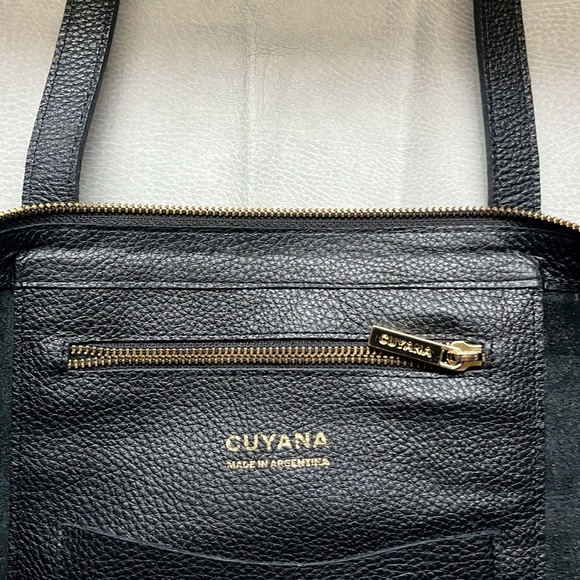 Cuyana Classic  Leather Zippered Tote - Picture 2 of 6